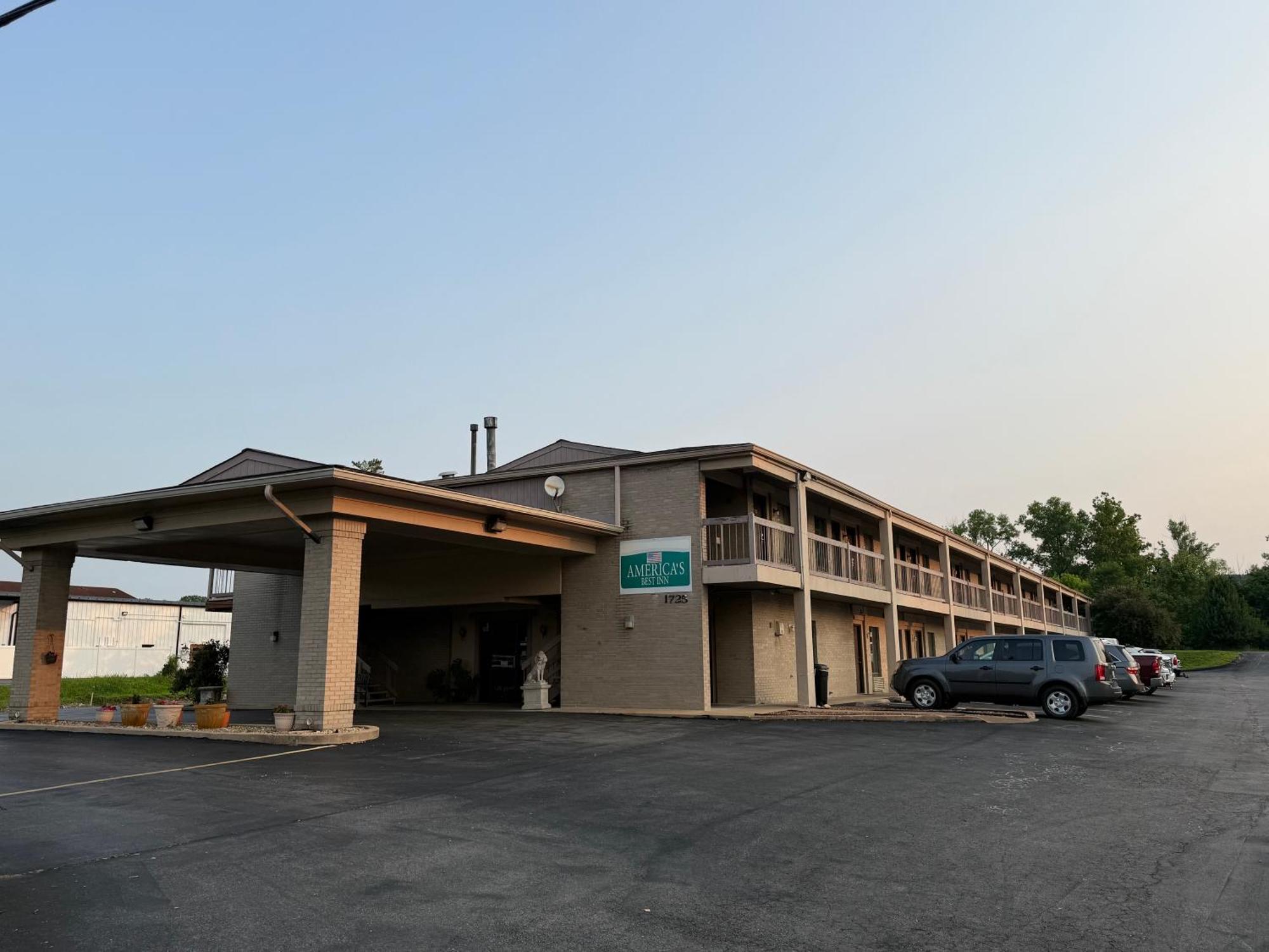 America'S Best Inn & Suites Eureka Exterior photo